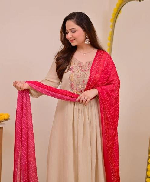 Stylish Ivory Chinnon Embroidery Suit With Solid Dupatta For Woman At Wholesale Rates Embroidery Kurtis 