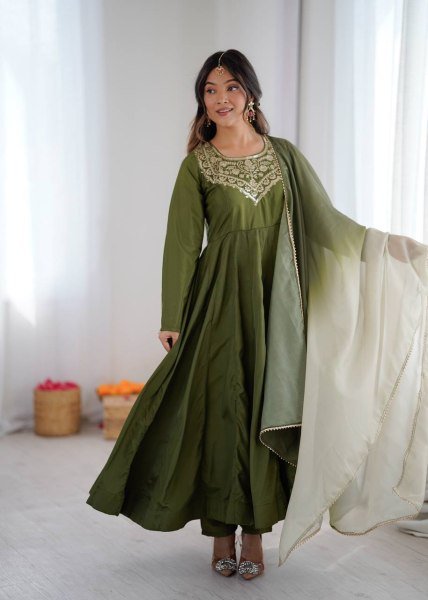 Stylish Green Long Gown with Embroidery Work for Wedding Wear Anarkali Kurtis 