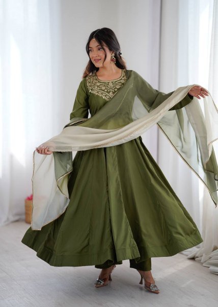 Stylish Green Long Gown with Embroidery Work for Wedding Wear Anarkali Kurtis 