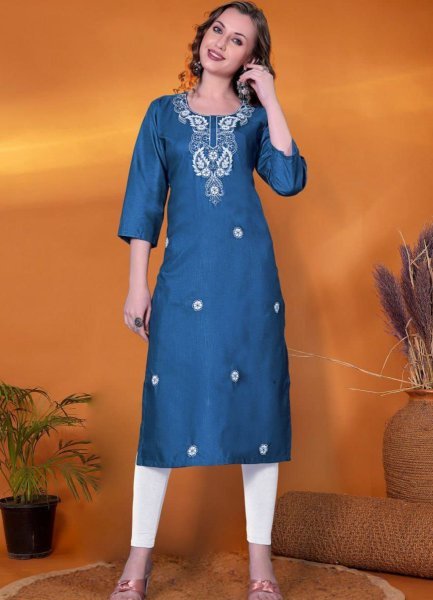 Stylish Women   s Kurti in Rayon Slub Embroidery Embroidery Kurtis 