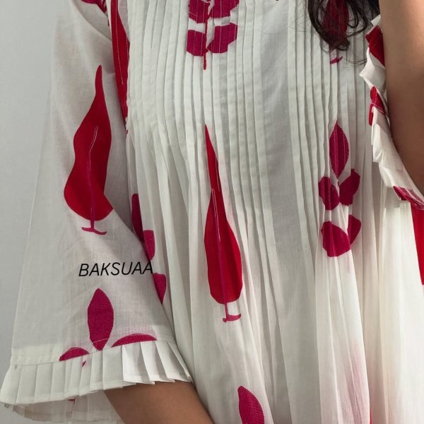 Summer Collection 100  % Pure Mul Cotton Kurta Set with Soft Lining  Pockets Handcrafted White Printed Set for Women Ready to Wear from Surat Exporter Kurti With Bottom Wholesale