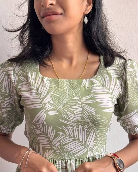 Summer Collection Women Classic Square Neck Green Print Dresses   Gown  Cotton Kurtis Wholesale