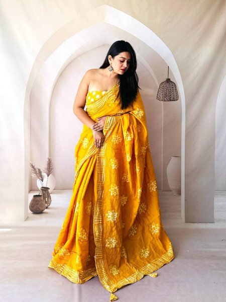 Surats Best-Quality Printed Cotton Saree Ideal for Dealers, Suppliers & Exporters Sarees 