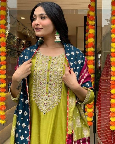 Textile Manufacturers New Collection Viscose Chanderi Kurti Pants with Dupatta Reseller Special 3 Piece Kurti Set