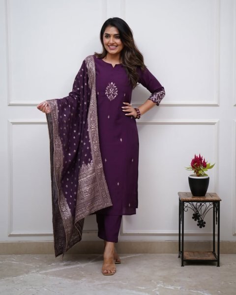 Timeless Purple PV Chanderi Kurti Pant Set with Jacquard Cotton Dupatta at Wholesale Rate  Straight Cut Long Kurtis