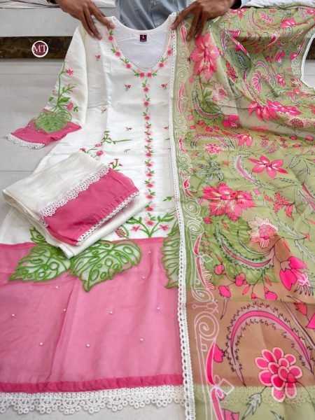 Traditional Banarasi Suit Set For Women -Banarasi Cotton with Lace Dupatta & Pearl Mala Cotton Kurtis Wholesale