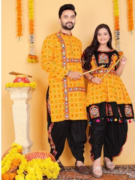 Traditional Indian Navratri Outfit for Couples Mirror Work Kediya and Kurta Combo Couple Combo collection 