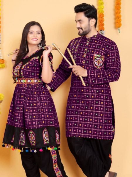 Traditional Purple Mirror Work Navratri Couple Dress Kediya Kurta Dhoti Garba Set Mens Wear