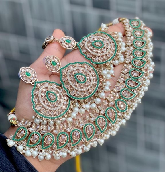 Traditional Stone Work Jhumka    Tika Set Designer Gold Finish Jewelry for Weddings Fashion Accessories Wholesale