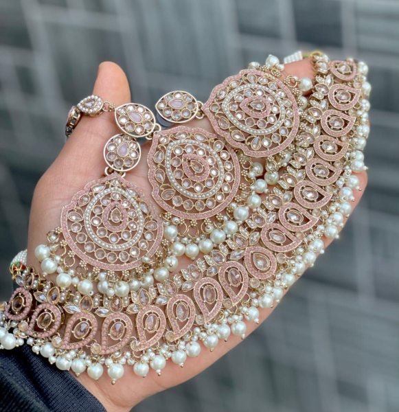 Traditional Stone Work Jhumka    Tika Set Designer Gold Finish Jewelry for Weddings Fashion Accessories Wholesale