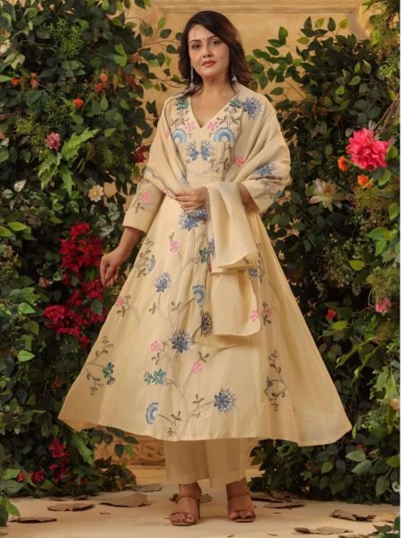 Trendsetting White 3 Piece Kurti & Pant Set with Embroidery Dupatta Perfect for Parties 3 Piece Kurti Set