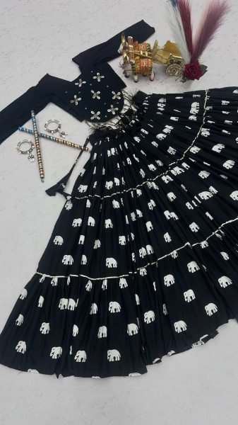 Trendy Black Pure Cotton 9 Meter Flair Lehenga Choli with Hand Kodi Work for Navratri Navratri Lehnega Choli