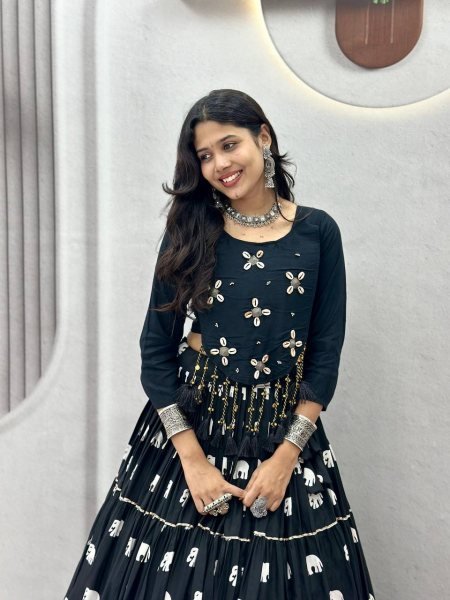 Trendy Black Pure Cotton 9 Meter Flair Lehenga Choli with Hand Kodi Work for Navratri Navratri Lehnega Choli