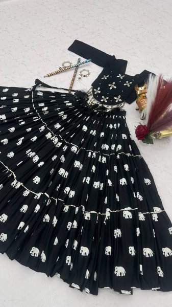 Trendy Black Pure Cotton 9 Meter Flair Lehenga Choli with Hand Kodi Work for Navratri Navratri Lehnega Choli