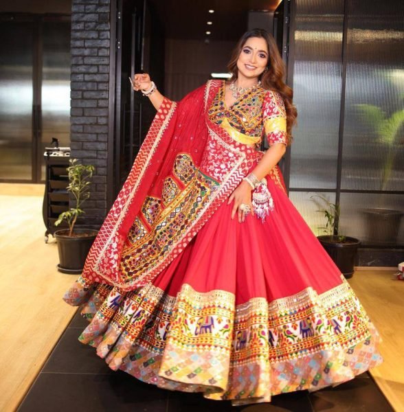 Unbeatable Red Heavy Muslin Cotton Navratri Lehenga Choli with Real Mirror Work Navratri Lehnega Choli