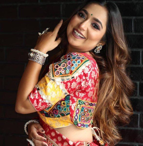 Unbeatable Red Heavy Muslin Cotton Navratri Lehenga Choli with Real Mirror Work Navratri Lehnega Choli