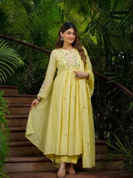 Unbeatable Yellow Chanderi Silk Kurta Pant Dupatta Set for Festive Wear Anarkali Kurtis 