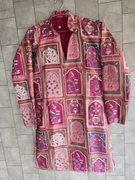 Unique Pink Designer Men   s Chinon Kurta with Positional Golden Embroidery Kurta Pajama Wholesale