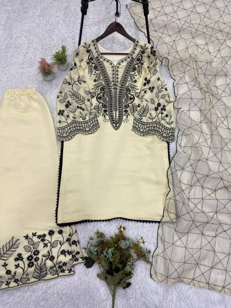 Upscale Off White Mal Cotton Ethnic Wear Collection at Manufacturer Price Ready To Wear Collection