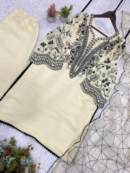 Upscale Off White Mal Cotton Ethnic Wear Collection at Manufacturer Price Ready To Wear Collection