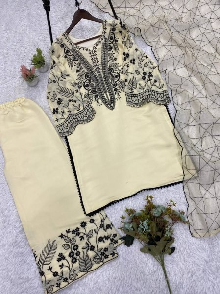 Upscale Off White Mal Cotton Ethnic Wear Collection at Manufacturer Price Ready To Wear Collection