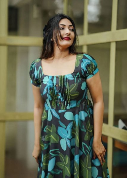 Versatile Black Blue Green Abstract Floral A Line Dress for Women Western Ladies Top Wholesale