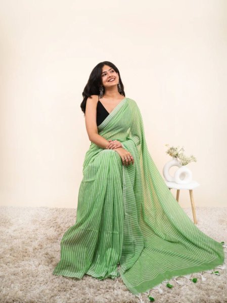 Versatile Green Linen Cotton Digital Printed Saree with Matching Blouse For Festival Printed Cotton Sarees Wholesale