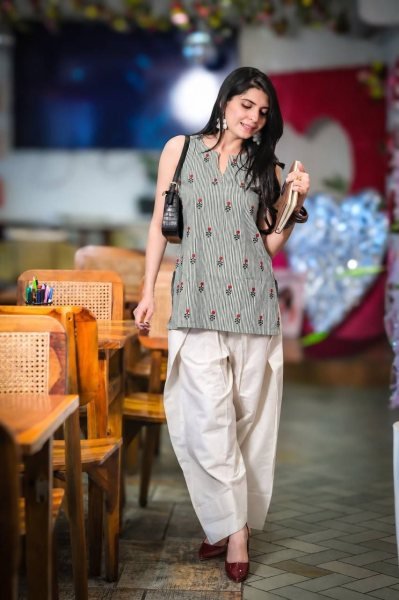 Versatile Grey Daily Wear Khadi Cotton Printed Kurti with Bottom at Factory Price CO ORD Sets