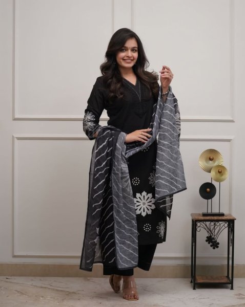 Vibrant Black Rayon Embroidered Kurti Palazzo Set with Soft Cotton Dupatta for Women Embroidery Kurtis 