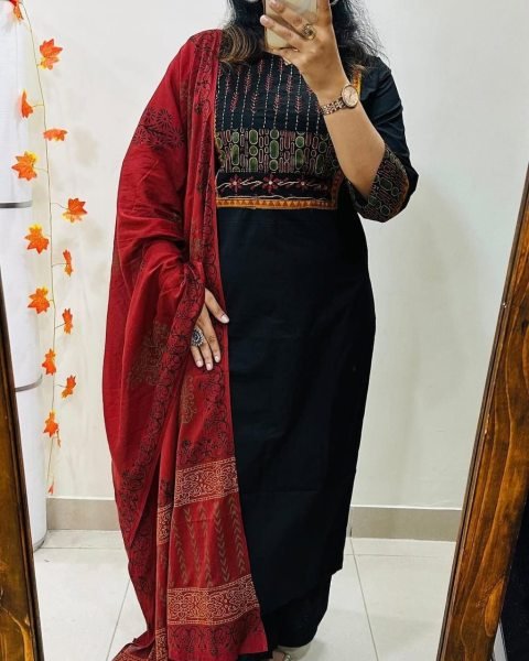 Vibrant Black Summer Kurti Pant Dupatta Set with Hand Work for Daily Wear Cotton Kurtis Wholesale
