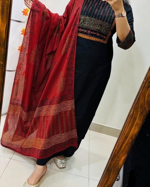 Vibrant Black Summer Kurti Pant Dupatta Set with Hand Work for Daily Wear Cotton Kurtis Wholesale