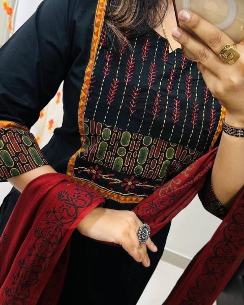 Vibrant Black Summer Kurti Pant Dupatta Set with Hand Work for Daily Wear Cotton Kurtis Wholesale