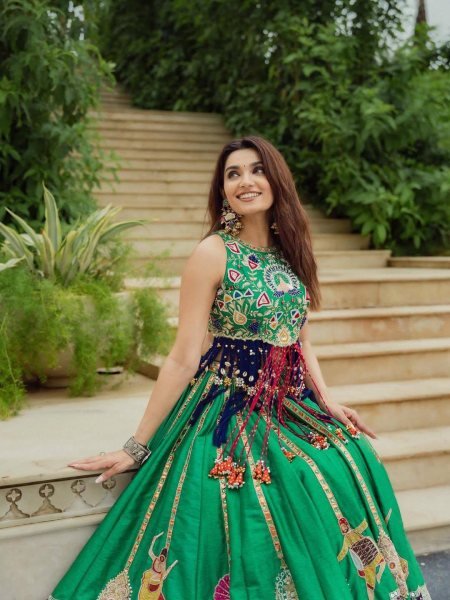 Vibrant Green Digital Print Maslin Cotton Lehenga Choli with Canvas Patta Border Navratri Lehnega Choli