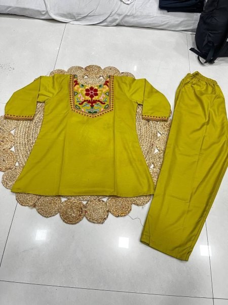 Vintage Green Rayon Slub Embroidered Two-Piece Co-Ord Set at Manufacturer Rate CO ORD Sets