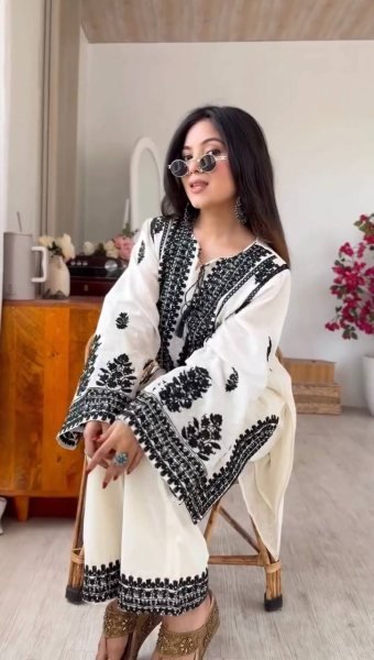 Vintage White Designer Rayon Butti Silk Co Ord Set with Chain Stitch Embroidery CO ORD Sets