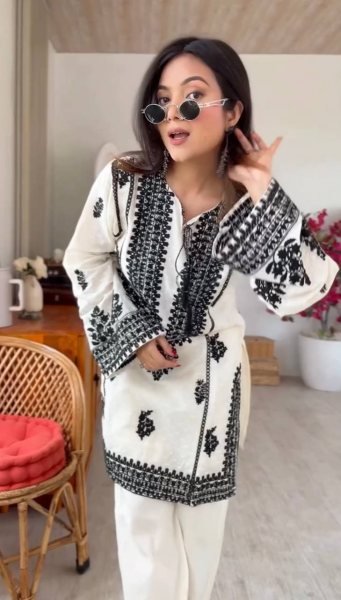 Vintage White Designer Rayon Butti Silk Co Ord Set with Chain Stitch Embroidery CO ORD Sets