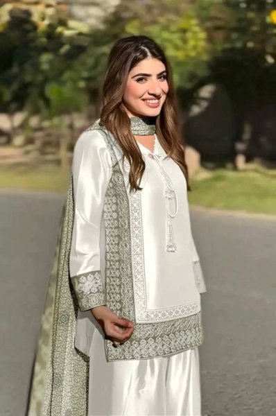 Viral Palazzo Set Crafted From Premium Heavy Natural Silk Fabric Bulk Fashion Supplier  Ready To Wear Collection