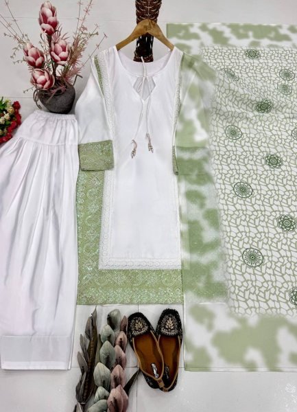 Viral Palazzo Set Crafted From Premium Heavy Natural Silk Fabric Bulk Fashion Supplier  Ready To Wear Collection