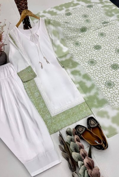 Viral Palazzo Set Crafted From Premium Heavy Natural Silk Fabric Bulk Fashion Supplier  Ready To Wear Collection