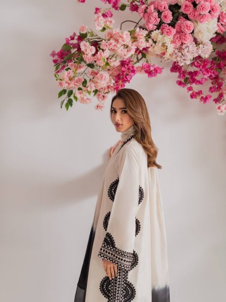 White Biscuit Slub Thread Embroidered Kurta Pant Set with Printed Tabby Silk Dupatta at Manufacturer Price Ready To Wear Collection