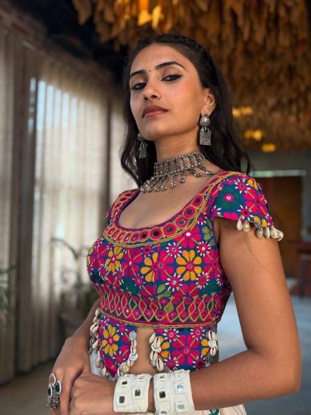 White Color Navratri Chaniya Choli With Mirror And Embroidery Work at Manufacturer Price Navratri Lehnega Choli