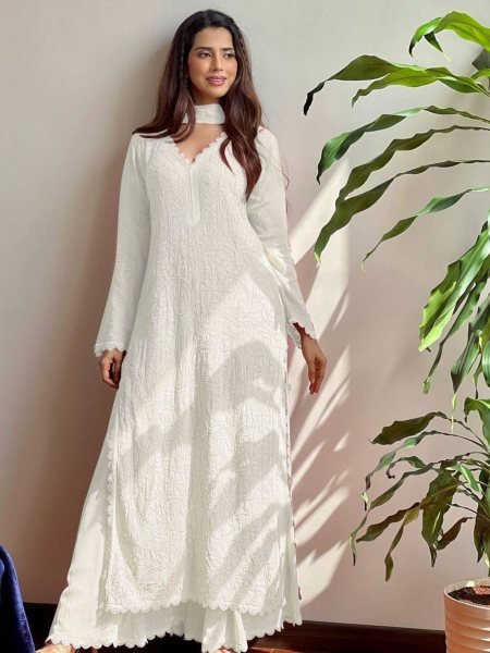 White Color Online Shopping for Designer Georgette Salwar Suits with Cotton Thread   Embroidery Work