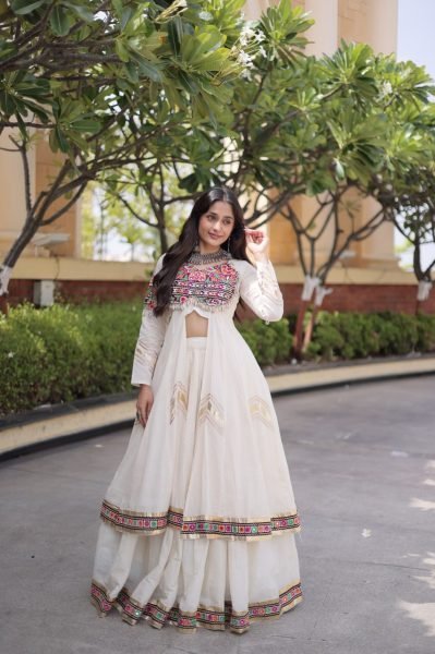 White Gujarati Kora Cotton Lehenga with Traditional Gamthi Work For Garba Navratri Lehnega Choli