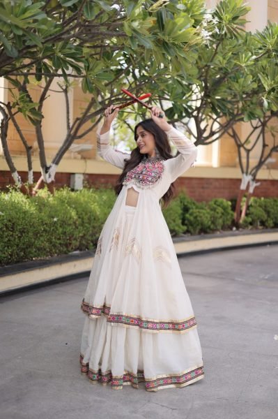 White Gujarati Kora Cotton Lehenga with Traditional Gamthi Work For Garba Navratri Lehnega Choli