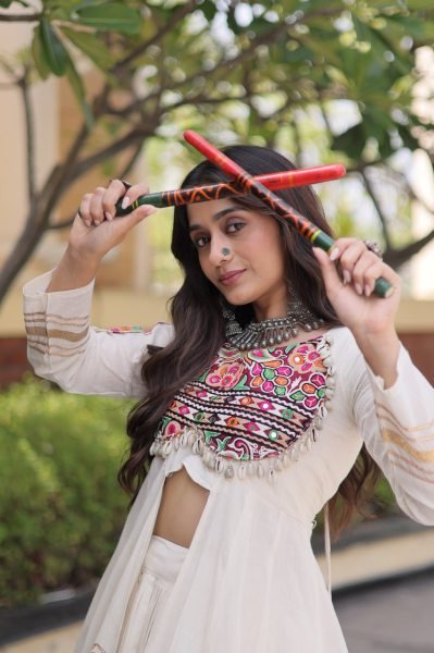White Gujarati Kora Cotton Lehenga with Traditional Gamthi Work For Garba Navratri Lehnega Choli