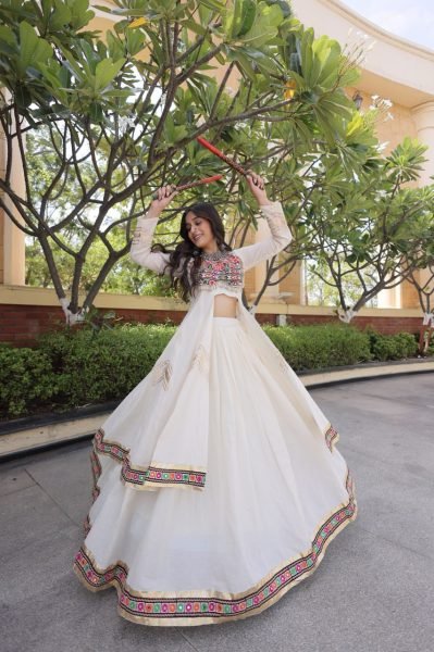 White Gujarati Kora Cotton Lehenga with Traditional Gamthi Work For Garba Navratri Lehnega Choli