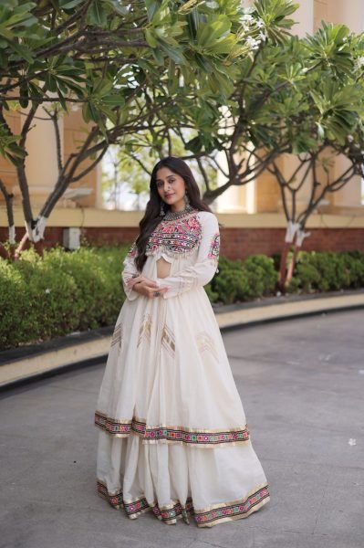 White Gujarati Kora Cotton Lehenga with Traditional Gamthi Work For Garba Navratri Lehnega Choli