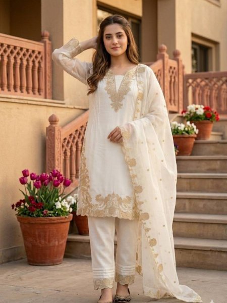 White Indian Ethnic Wear Kurta Suit Set and Dupatta With Embroidery in Georgette Ready To Wear Suit