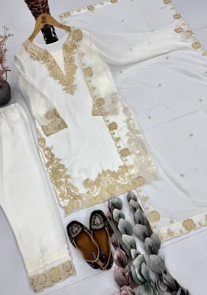 White Indian Ethnic Wear Kurta Suit Set and Dupatta With Embroidery in Georgette Ready To Wear Collection