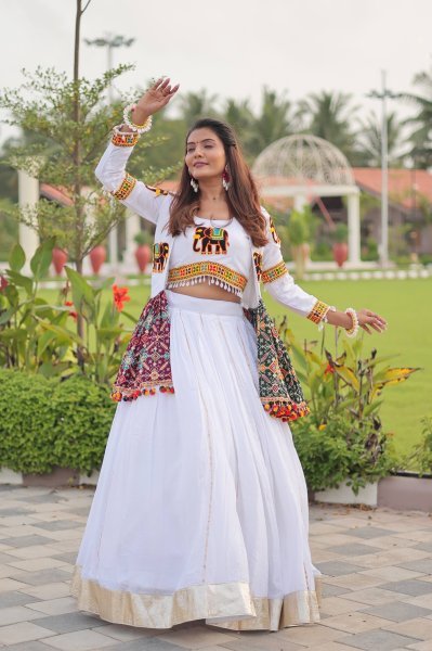 White Cotton Gamthi Work Navratri Lehenga with Koti and Kodi Lace Full Flare for Garba Nights Navratri Lehnega Choli